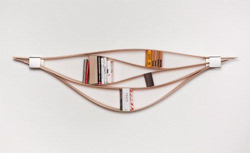 noraleah: Flexible Wooden Bookshelf (via nevver) Stunning.