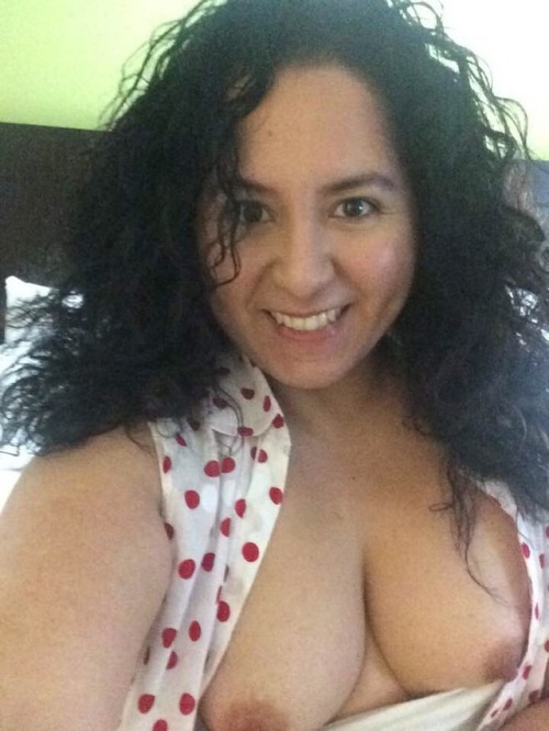 A south Texas submission from @wifesharerintexas be sure to go follow and happy topless Tuesday!!