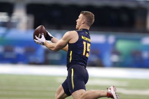 giantsorcowboys:  Manly MondayChristian McCaffrey Looks Good In Lycra And In A Skin-Tight Kit!Sexy As Hell, Baby!