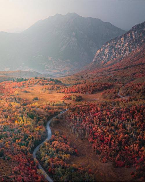 folklifestyle:  A photo by @aaron.k.baker from Utah to end the night with. Amazing. 🍁 https://instagr.am/p/CGgqRejhCvE/