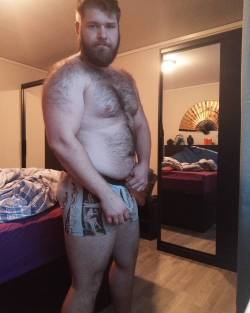 daviebear:  bears-and-whatnot:  billyjohnbob from Instagram #sunday #goodmorning #booty #hairymuscle #hairygay #hairychest #hairyshoulders #underwear #beard #musclebear #woof #beefy #scruffy #scruff #legs  Hope everyone have had a fantastic weekend 😊