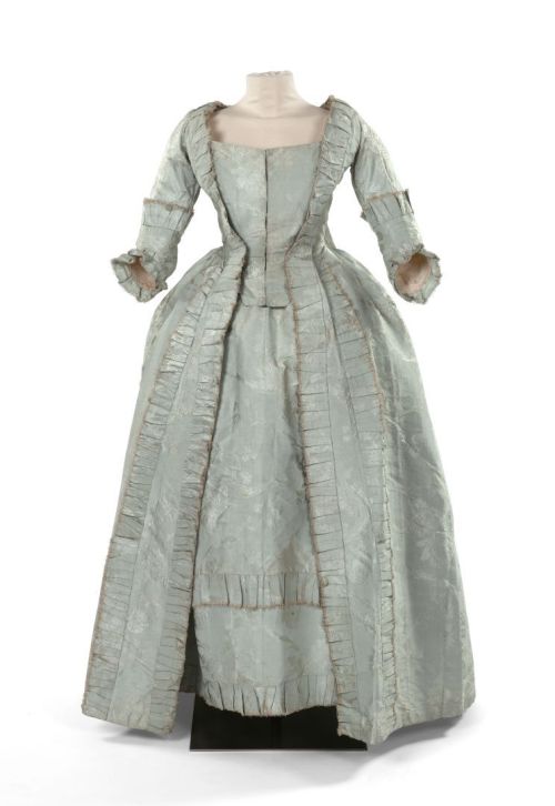 Robe à la française ca. 1760From Enchères Sadde via Interencheres