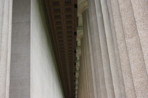 columns + corner of the western and southern sides of the nashville parthenon