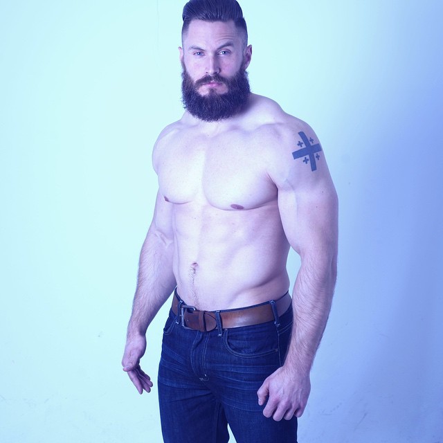 hotmensecretfolder:  for more sexy men, follow hot men secret folder rate my blog!