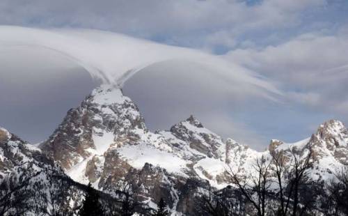 XXX sixpenceee: A bizarre sheet of wispy clouds photo