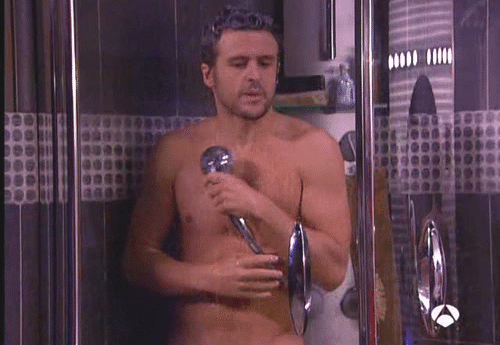 famousnudenaked:  Diego Martin in Aquí No Hay Quien Viva (España) *Descargar /