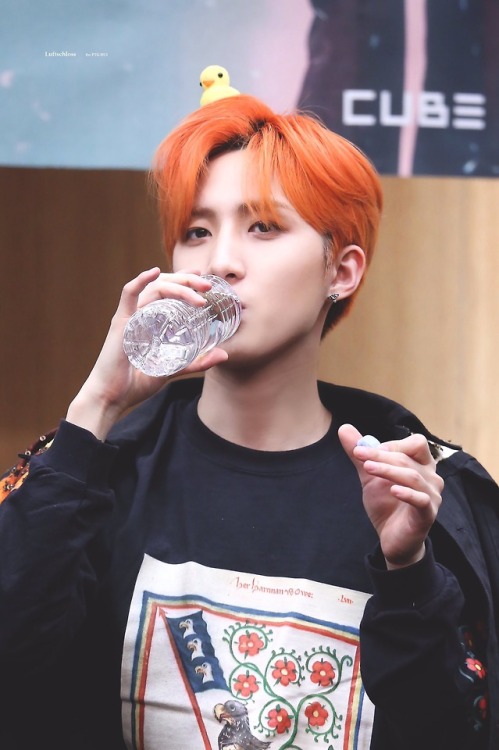 hui-data:© luftschloss – 190412 hapjeong fansign