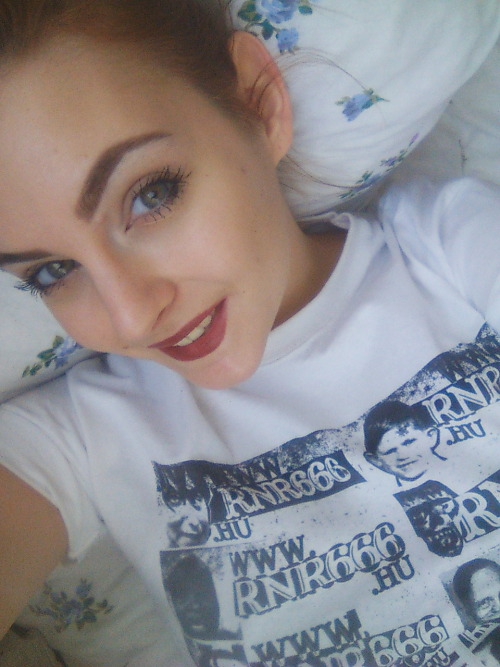 beauty from deepweb wears RNR666 STICKERSHIRT