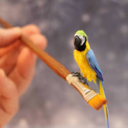 sosuperawesome:  Poseable Miniature Birds, by Katie Doka on Etsy