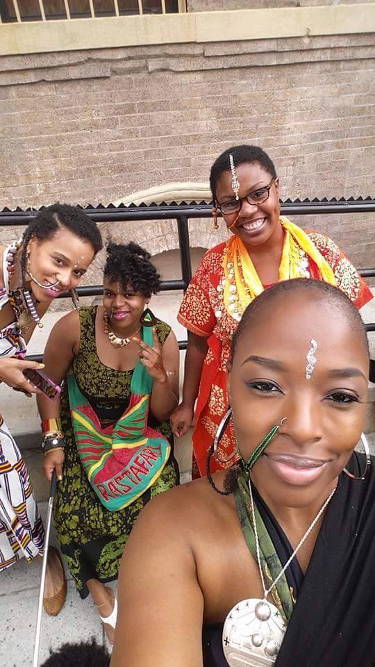kemetic-dreams:  SHOW YOUR AFRAKAN PRIDE!SHOW THIS ALL OVER TV NOT US GETTING SHOT