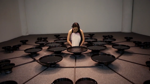 littlelimpstiff14u2:Artist  Lisa Park  Manipulates 48 Pools of Water with Her MindBrain po