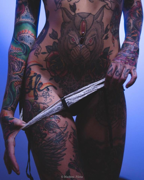 painted-girls:  Hot tattooed chicks