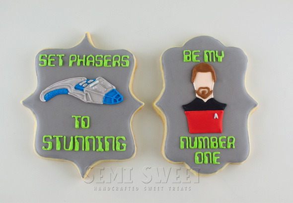 geekartgallery:  Star Trek Valentine Cookies by Mike of Semi Sweet Designs Brought