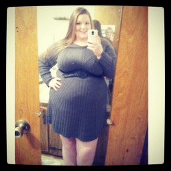 chubby-bunnies:  HI :] my name is Melinda, I’m 22 and a lovely size of 26/28. I absolutely love my new sweater dress.  come say hi sometime  http://kaleidascopicthoughts.tumblr.com/  Very sexy