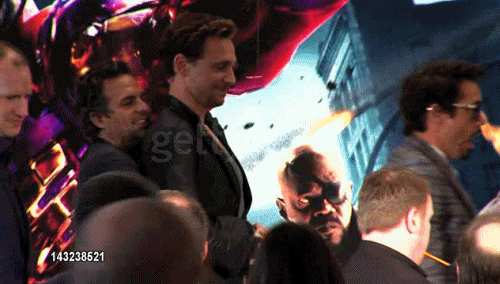 got-avengers:  No hug for you Renner.  