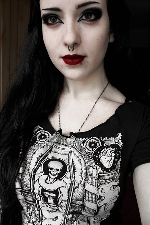 wednesdaysnecropolis:  Playing with make-up rather than doing work like I should. Whoops. 