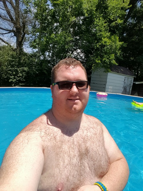 bamacub1:  Back in the pool today I’m gonna need someone to rub me down with aloe. :)