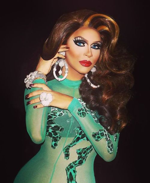 boy-to-girl-transformation:  Drag Queen Diva adult photos