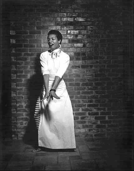 gradientlair:  Maya Angelou (April 4, 1928-May 28, 2014). Dancer. Singer. Poet. Author.