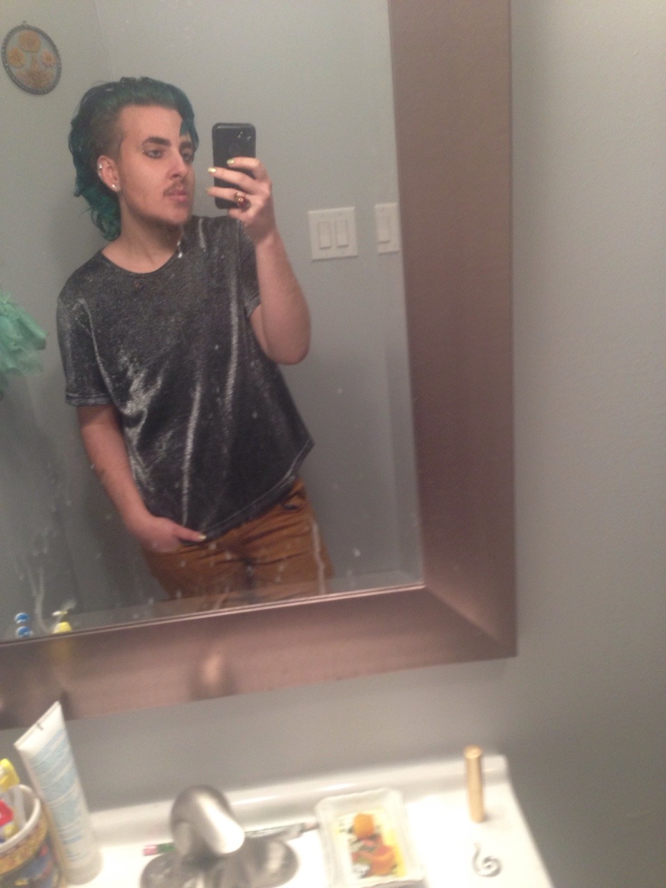 toadpiss:  Found old pics of myself on this phone and….. using them as inspo to