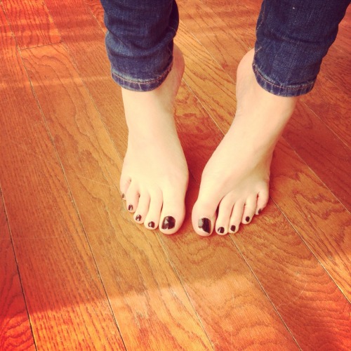 girlfeetmodel:  queen0fthehighway96:  Another painted toes appreciation post. I will probably never paint them another color idk  Girl feet fan series Follow:              http://girlfeetmodel.tumblr.com 