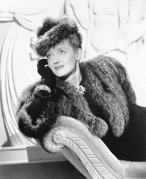 wehadfacesthen:Bette Davis in publicity photos for Dark Victory (Edmund Goulding, 11939)