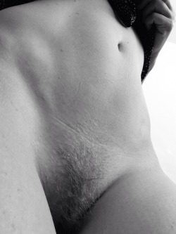 the-naked-me:  trimmed for summer… see