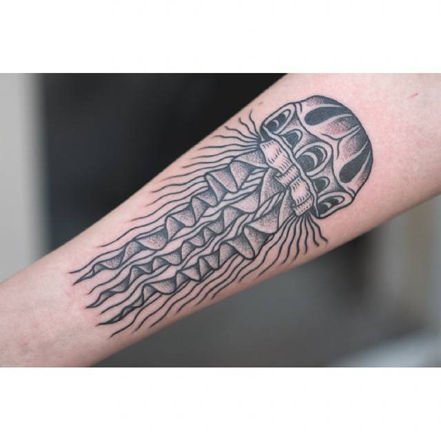 Jellyfish Tattoo Meaning  Brilliant Tattoo Design Ideas  Psycho Tats