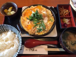 marulunch:  2015年4月7日(火) 雨 比内地鶏すき焼き御膳