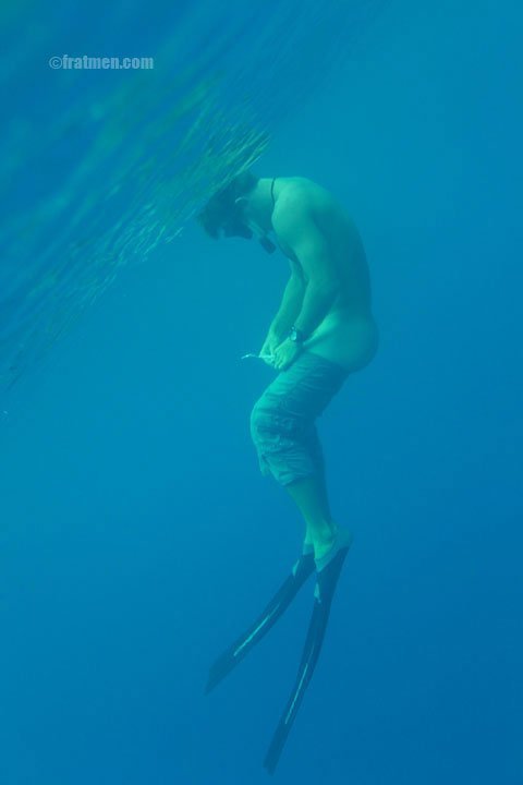http://nudedriver.tumblr.com/post/87426514669