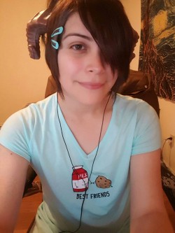 gloomy-sheep:  Hey yall! I’m gonna be streaming league with friends at www.twitch.tv/gloomy_sheep/ for funsies if you wanna check it out feel free to drop by