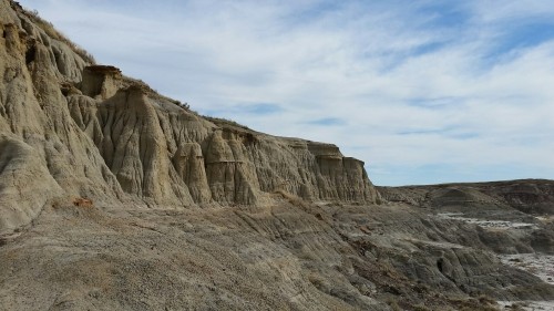 dream-small-do-big:Nothing beats a bit of geologizing on a Saturday through the Avonlea Badlands in 