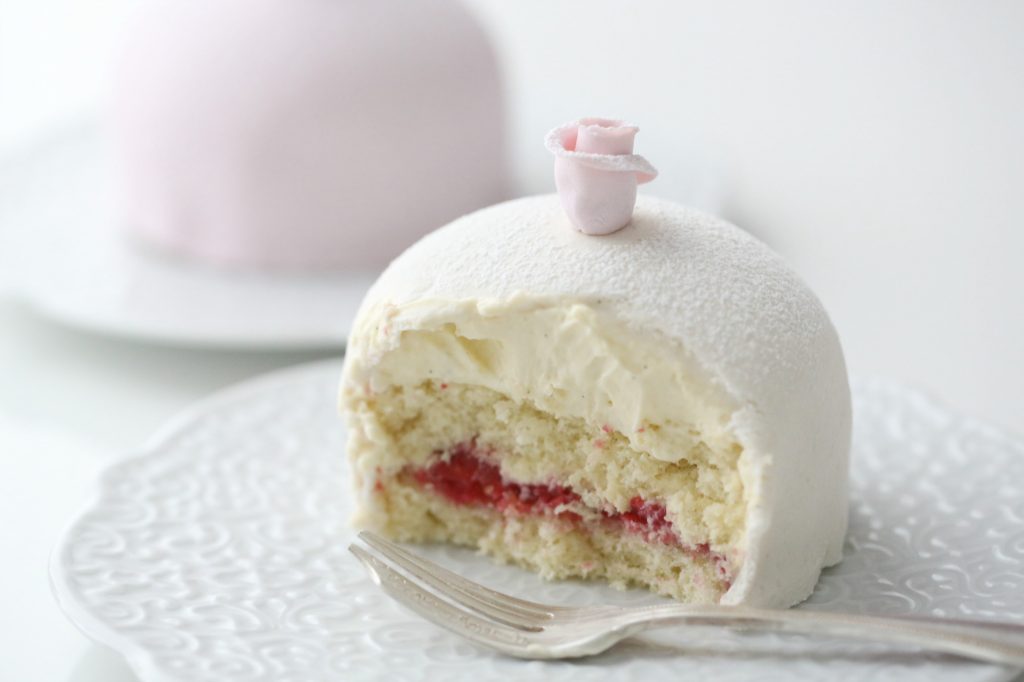 sweetoothgirl:    Swedish Princess Cakes