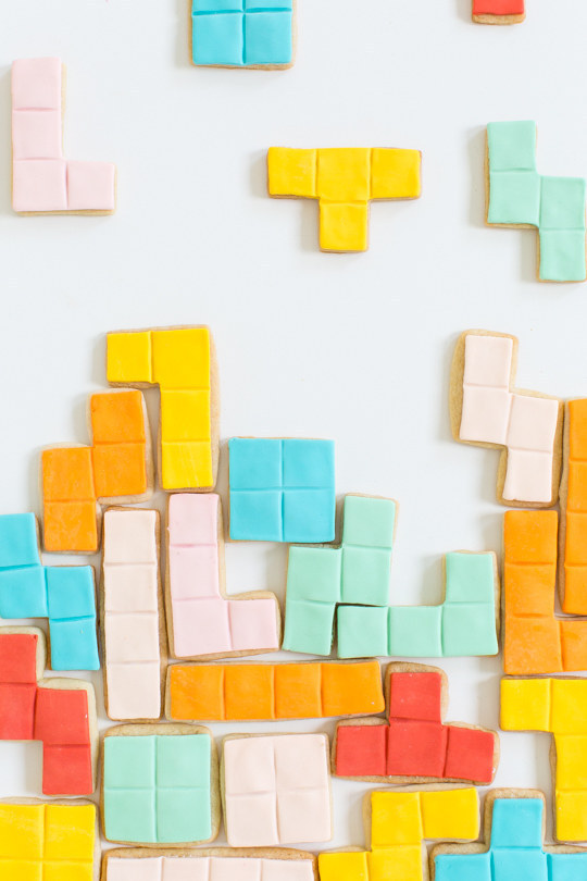 foodiebliss:  21 Insanely Delicious Desserts That Aren’t Afraid To Wear ColorSource: