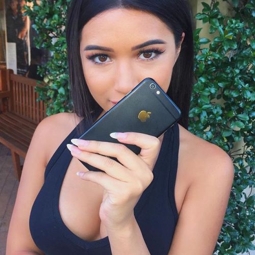 fashionistasrus:  IG: missjuliakelly