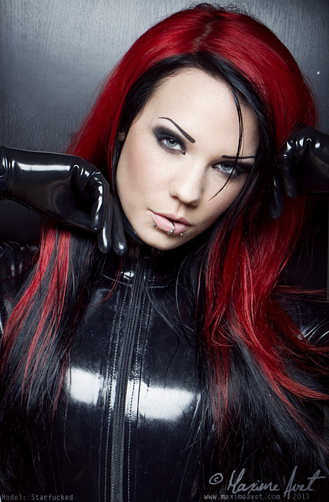 starfucked:  Model: StarfuckedPhotographer: We <3 Maxime Avet Gloves: All you need is gloves 
