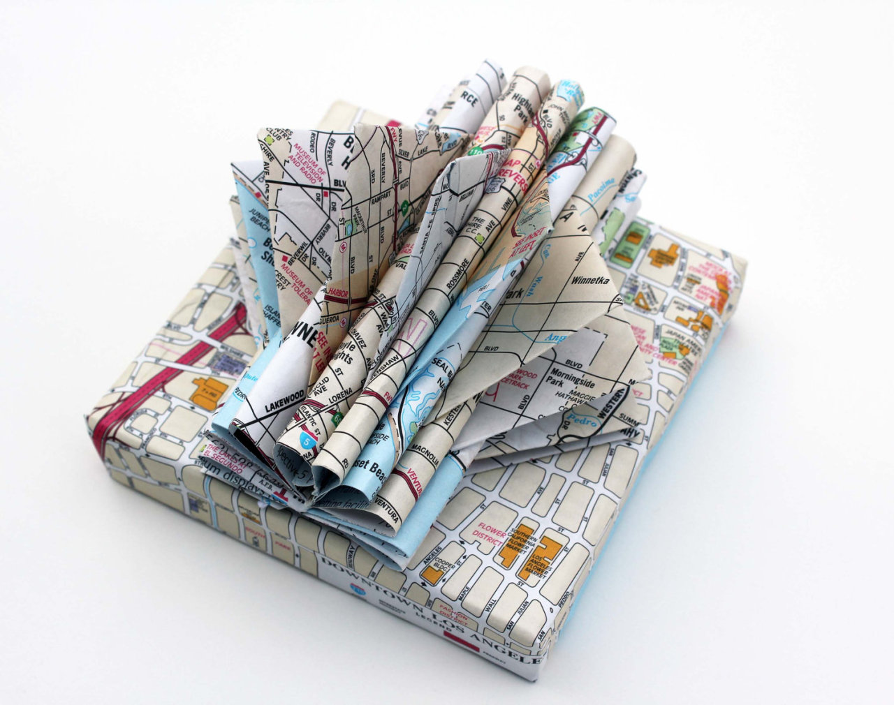 mydarkenedeyes:  Map sculptures by Sarah Parys.