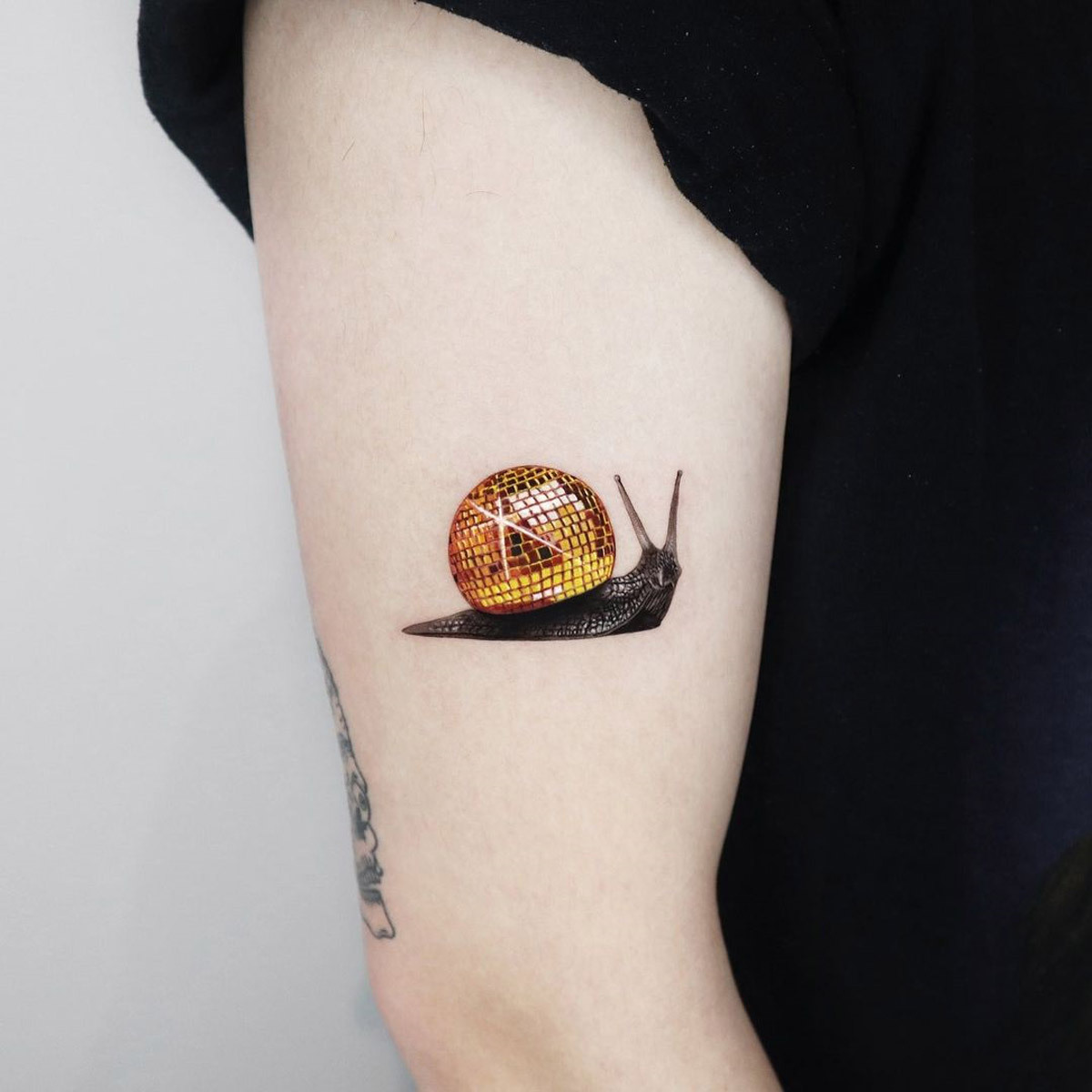 When I saw the mirror ball above their set, I thought I have to get that  tattooed. : r/arcticmonkeys