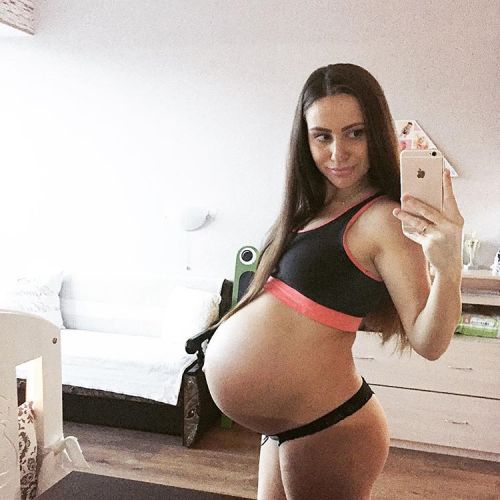 bigpregnantgirls:Great belly :) adult photos