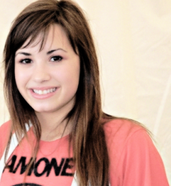 jessespikmans:  Demi Lovato: Timeline - The Meet And Greet In Readington, New Jersey (JULY 26TH, 2008) 