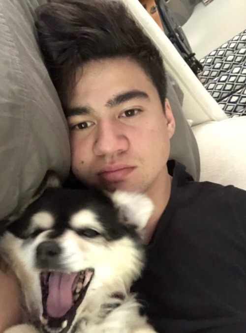 calums-things: Calum and Duke appreciation post. Look at them, they’re so cute together. ♡