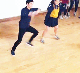 XXX yixingsosweet:lucky fangirl dancing with photo