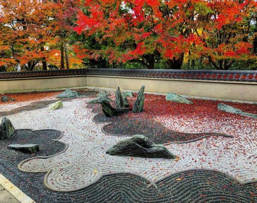 ＼おにわさん更新情報／ ‪[ 京都市東山区 ] 龍吟庵庭園 Tofuku-ji Temple Ryogin-an Garden, Kyoto の写真・記事を更新しました。 ーー国内最古の方丈（国宝）か