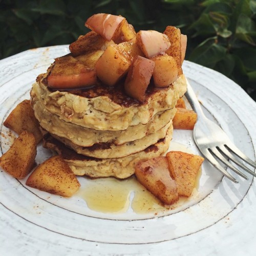 goodhealthgoodvibes: Cinnamon apple pecan pancakes Changed up my recipe and method of making my panc