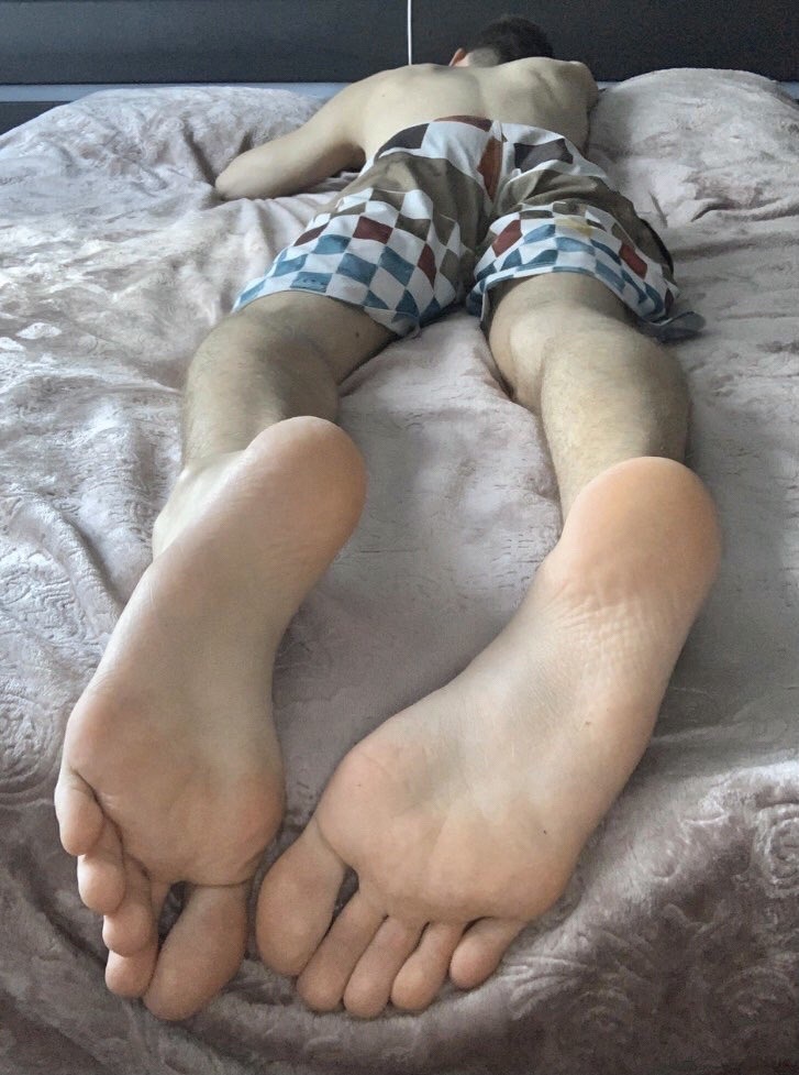 Porn photo notebook-male-feet: nice feet