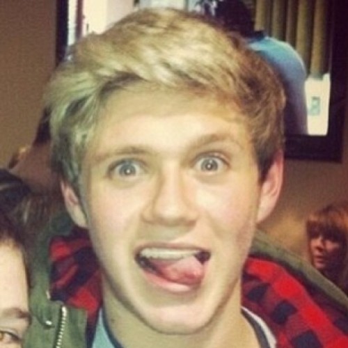Am I the only one no think he is SUPER ATTRACTIVE even like this?? ….k, cool! Lol 