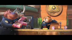 thepointoftimewasting:  New favorite character: Officer Clawhauser He loves donuts and is adorable! 