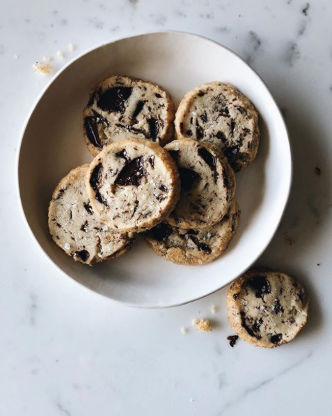 girlinthepark:Sweetish Co. | Alison Roman’s Salted Butter and Chocolate Chunk Shortbread Cookies. 