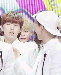 chaootic:   Baro wants to see Sandeul’s smile *~* #LONELY3RDWIN 