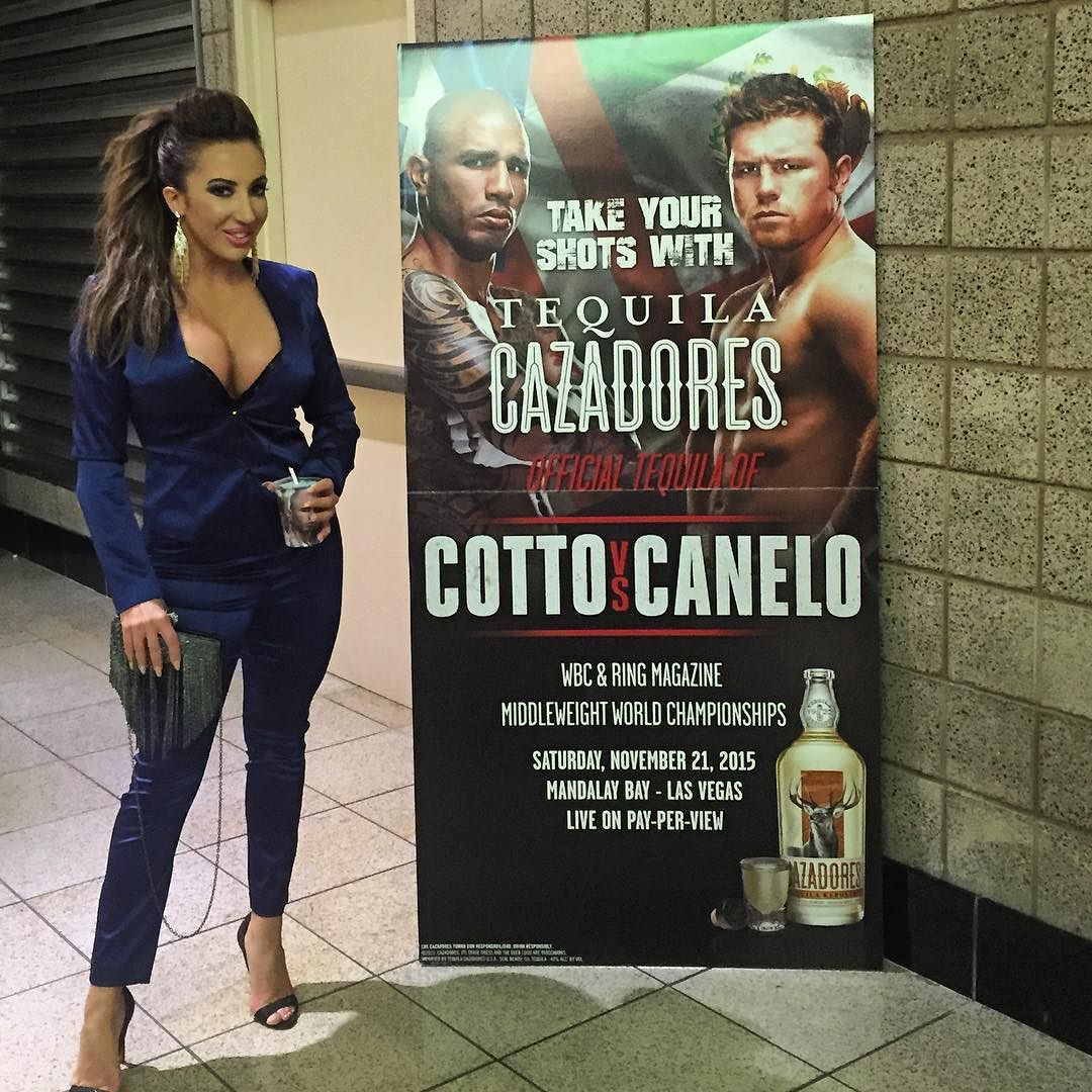 Here we go!!! #FightNight 👊🏽👊🏽 #teamcanelo #vegasnights #vivamexico by